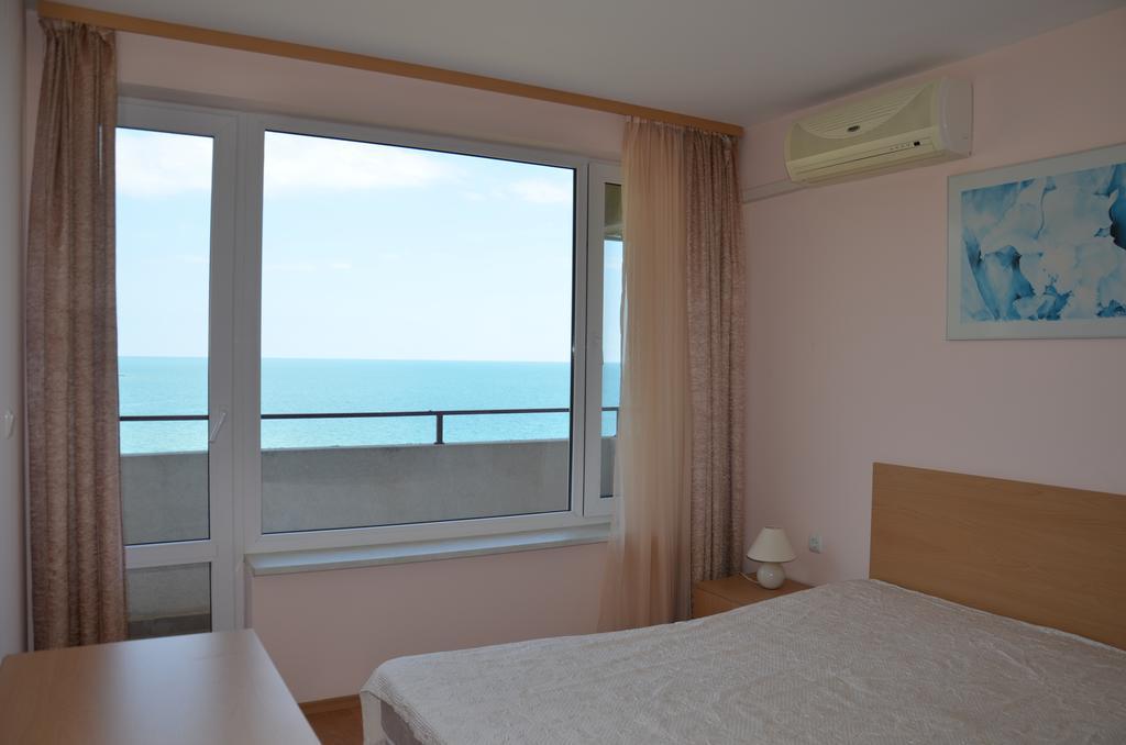 Single Private Apartments In Marina View Fort Beach Sveti Vlas Εξωτερικό φωτογραφία